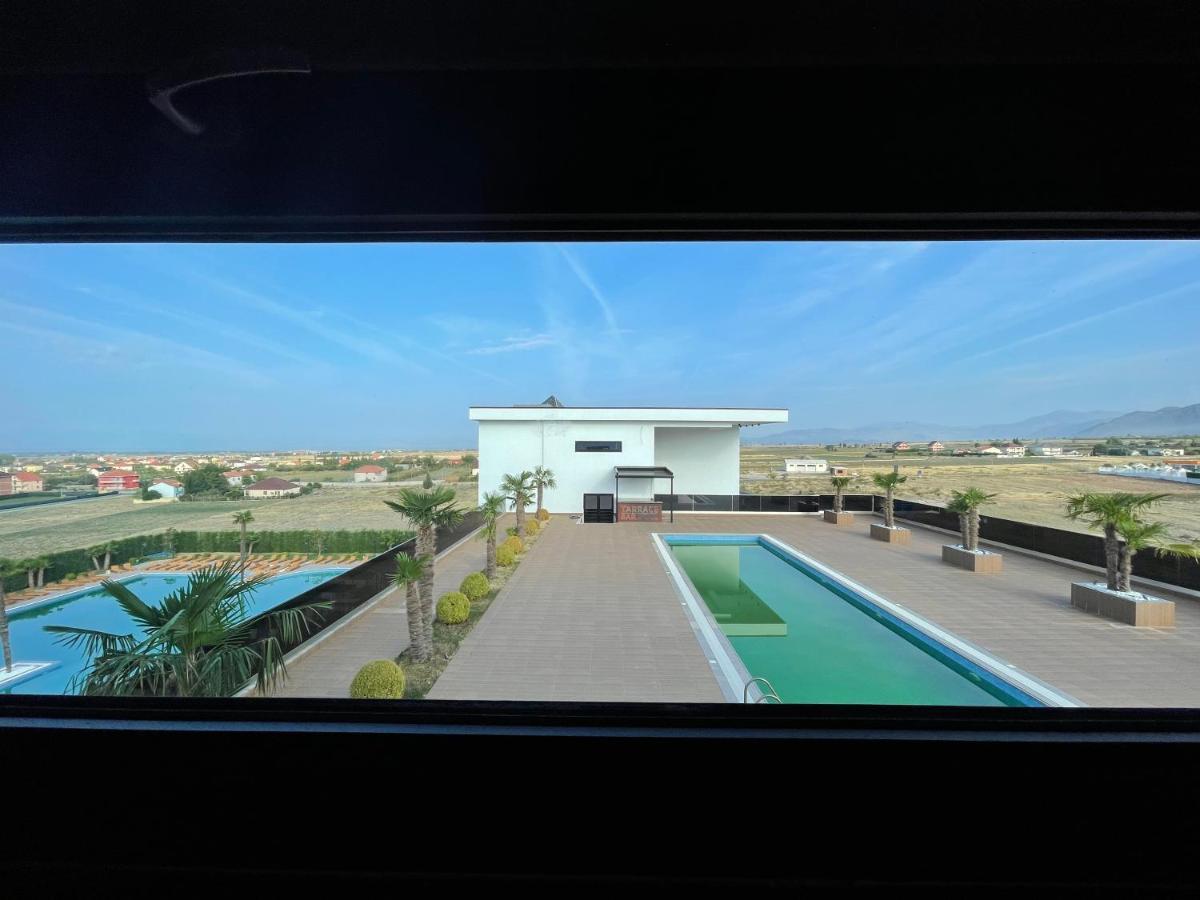 Deluxe Resort And Spa Koplik Екстериор снимка