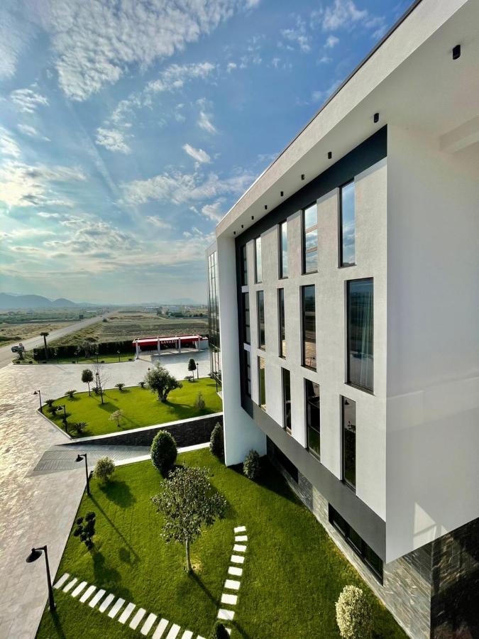 Deluxe Resort And Spa Koplik Екстериор снимка