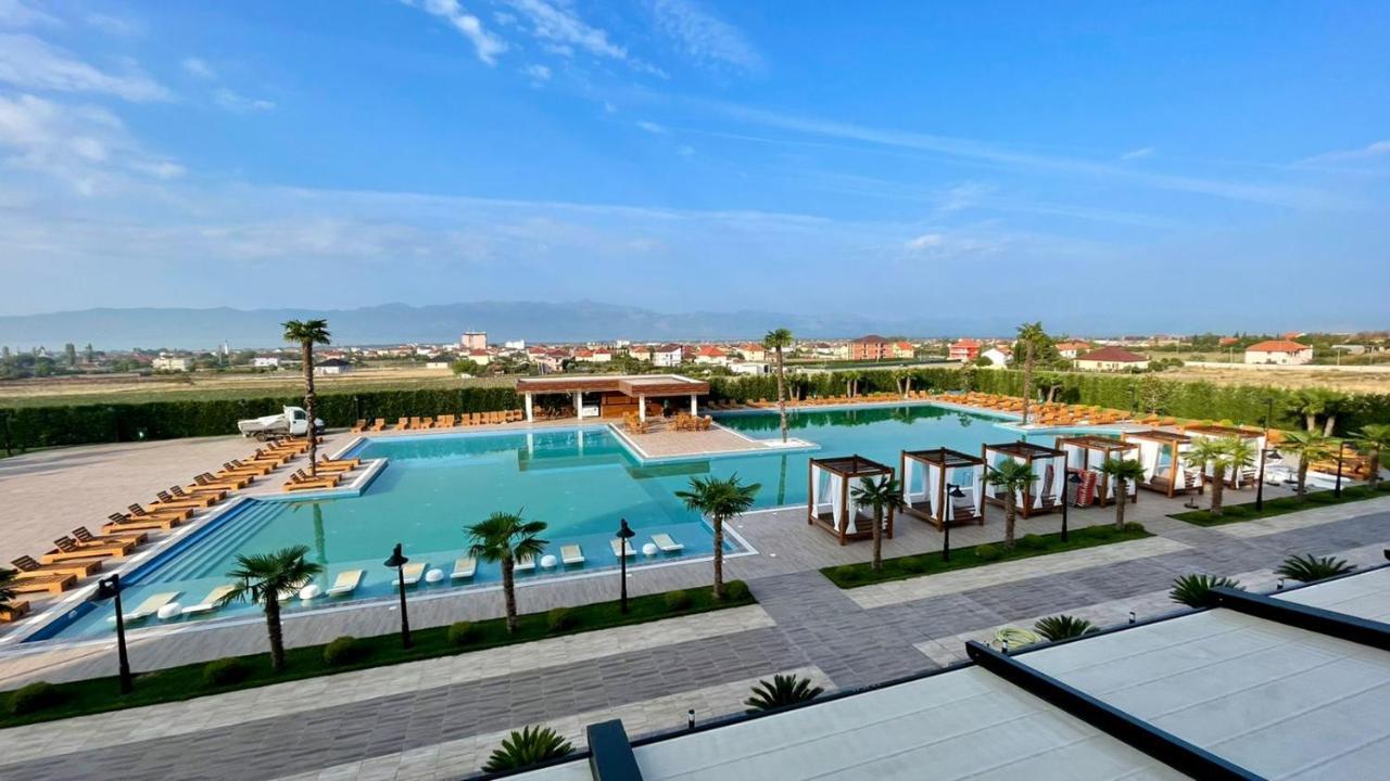 Deluxe Resort And Spa Koplik Екстериор снимка
