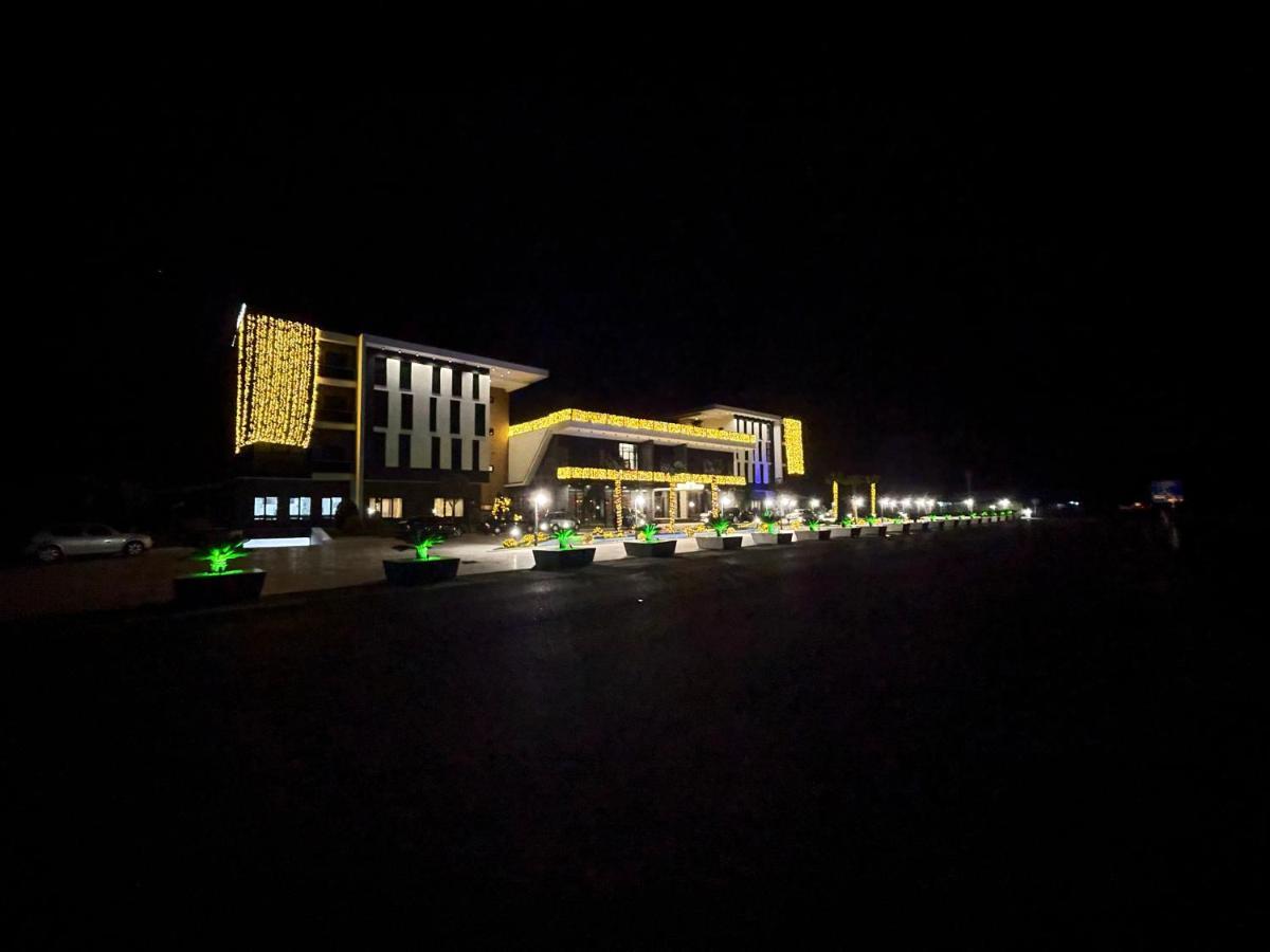 Deluxe Resort And Spa Koplik Екстериор снимка